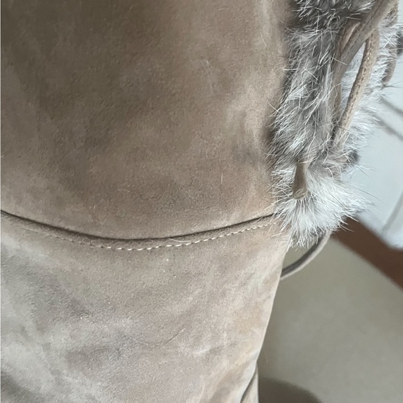 SALE fur boot trim with faux suede. Worn only a few times. Size8 - Picture 4 of 6